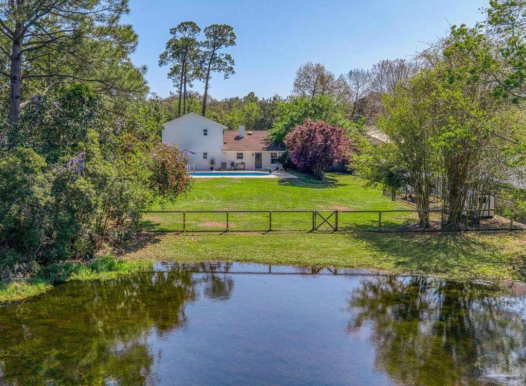 2828 Clearlake Pl, Gulf Breeze, FL 32563