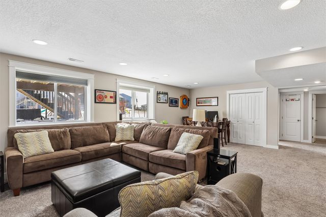 14818 Coyote Drive, Urbandale, IA 50323