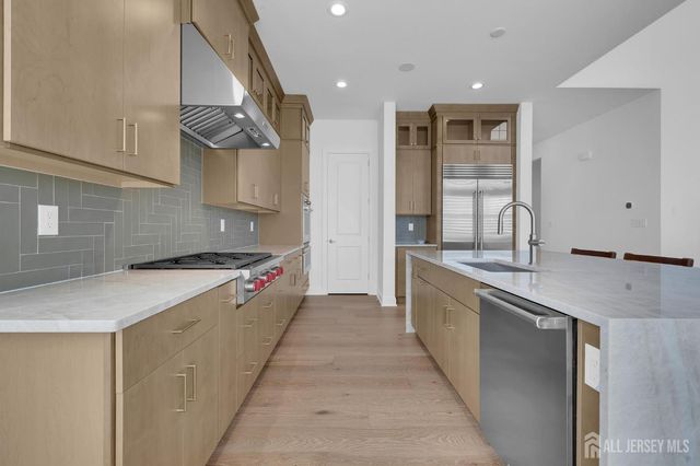 30 Ross Lane, Cranbury, NJ 08512