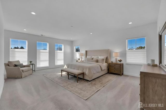 30 Ross Lane, Cranbury, NJ 08512