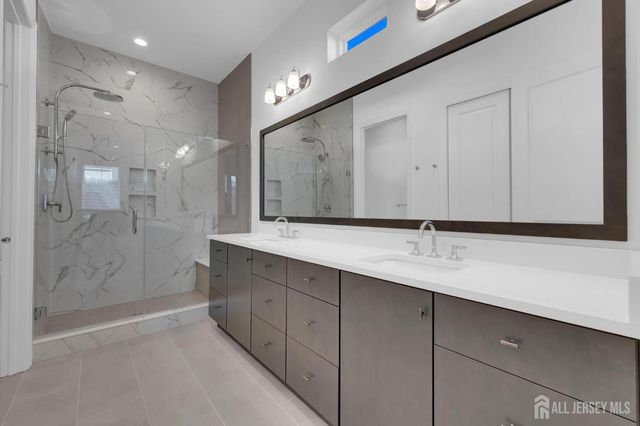 30 Ross Lane, Cranbury, NJ 08512