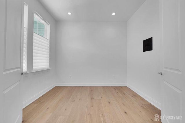 30 Ross Lane, Cranbury, NJ 08512