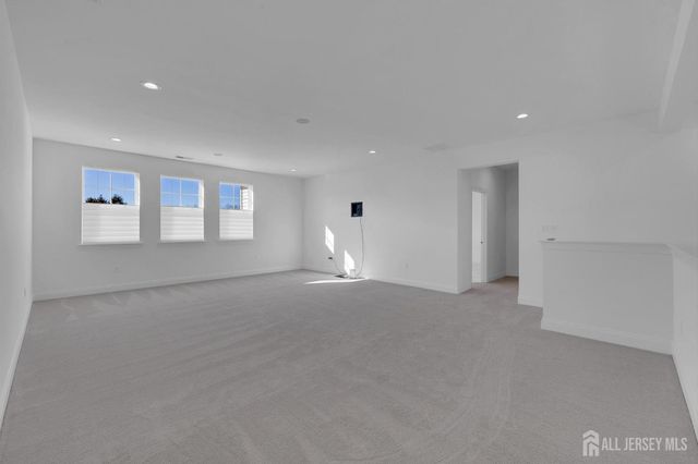 30 Ross Lane, Cranbury, NJ 08512