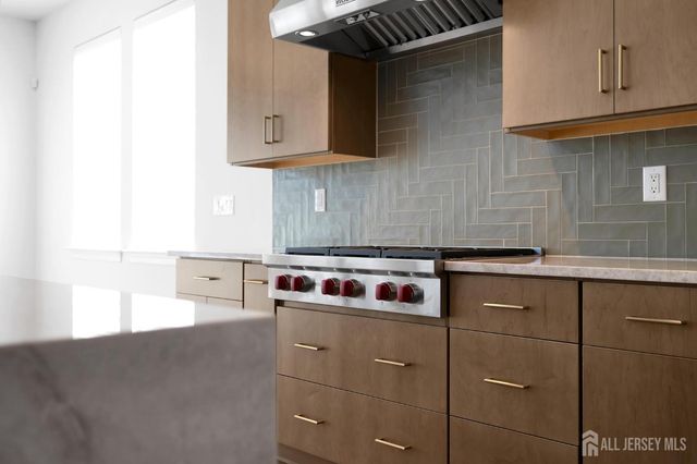 30 Ross Lane, Cranbury, NJ 08512