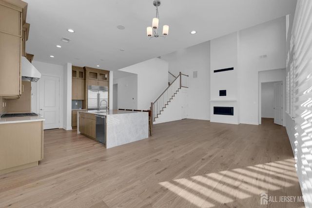 30 Ross Lane, Cranbury, NJ 08512