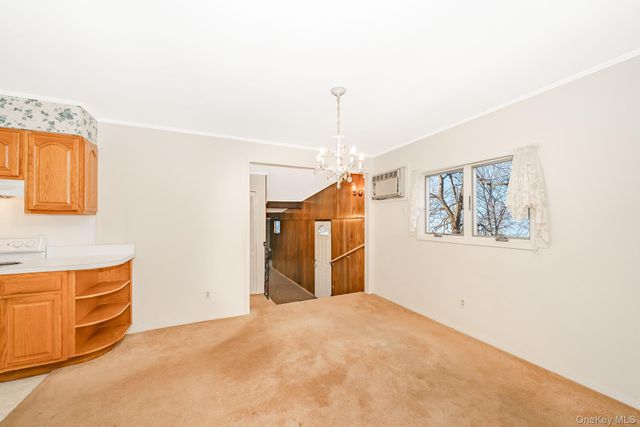 41 Peachtree Lane, Huntington Station, NY 11746