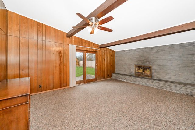 41 Peachtree Lane, Huntington Station, NY 11746