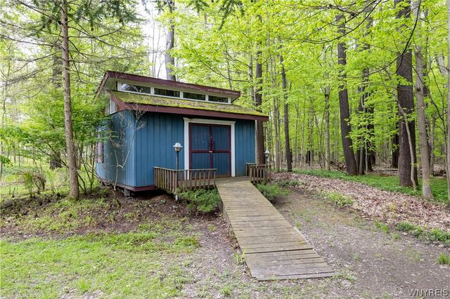 410 Chairfactory Road, Elma, NY 14059