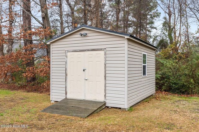 2141 Autumn Drive, Kinston, NC 28501