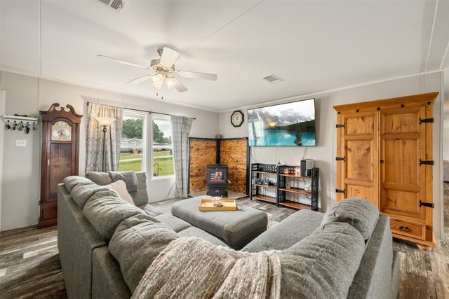 141 Kid Road, Boyd, TX 76023