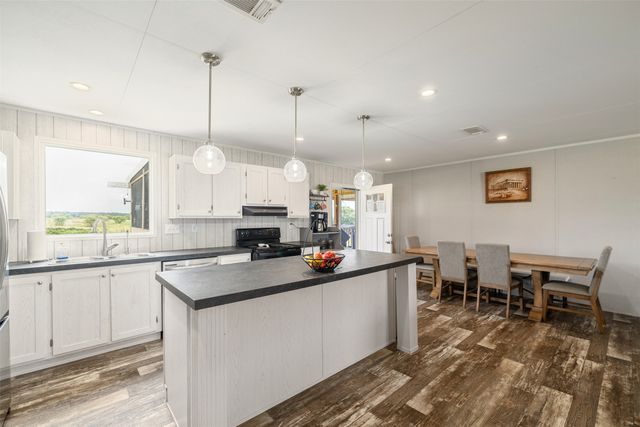 141 Kid Road, Boyd, TX 76023