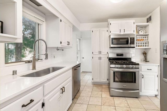 5045 Idlewild AVENUE, Milwaukee, WI 53217