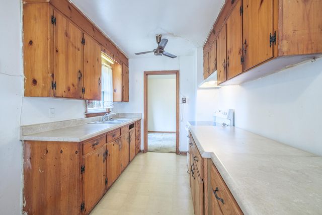 1629 Golfside AVE, Roanoke, VA 24017