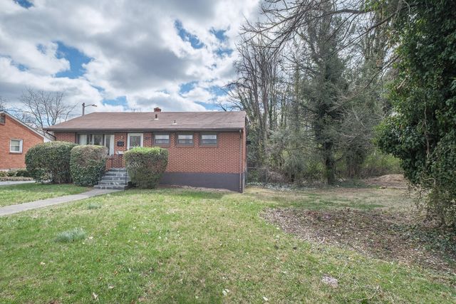 1629 Golfside AVE, Roanoke, VA 24017