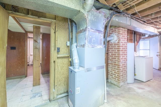 1629 Golfside AVE, Roanoke, VA 24017