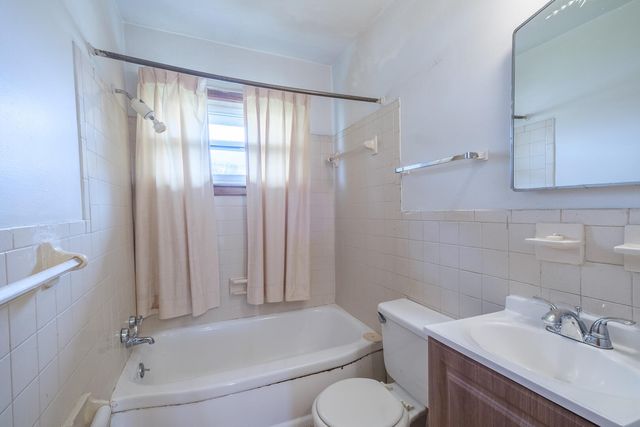 1629 Golfside AVE, Roanoke, VA 24017