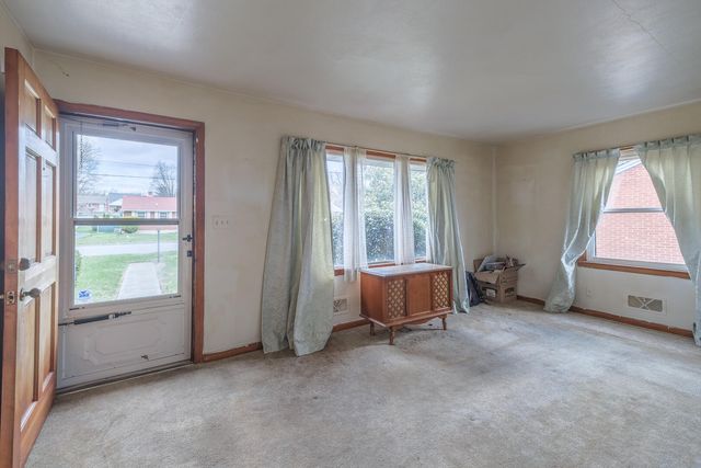 1629 Golfside AVE, Roanoke, VA 24017