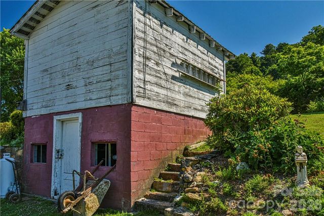415 Weaverville Road, Asheville, NC 28804
