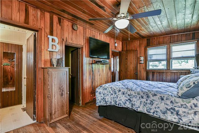 415 Weaverville Road, Asheville, NC 28804