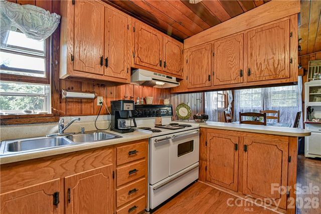 415 Weaverville Road, Asheville, NC 28804