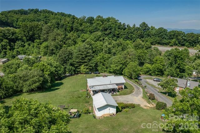 415 Weaverville Road, Asheville, NC 28804