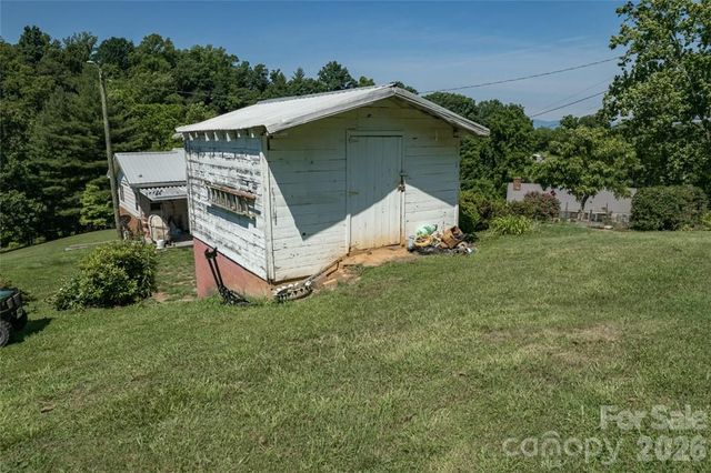 415 Weaverville Road, Asheville, NC 28804