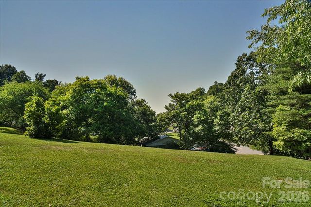 415 Weaverville Road, Asheville, NC 28804