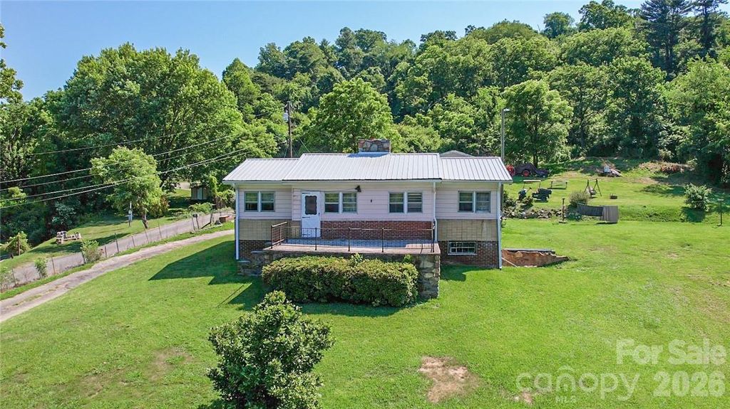 415 Weaverville Road, Asheville, NC 28804