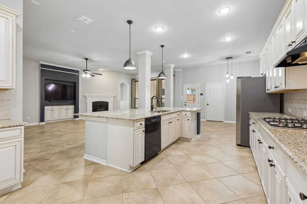 6955 Clay Academy Boulevard, Dallas, TX 75236 — photo 5