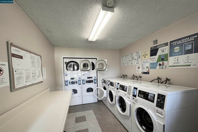 825 Oak Grove Rd 46, Concord, CA 94518