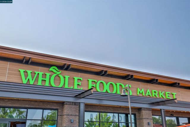 825 Oak Grove Rd 46, Concord, CA 94518