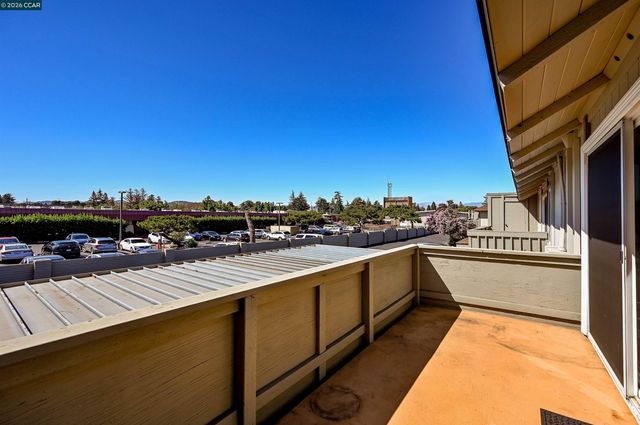 825 Oak Grove Rd 46, Concord, CA 94518