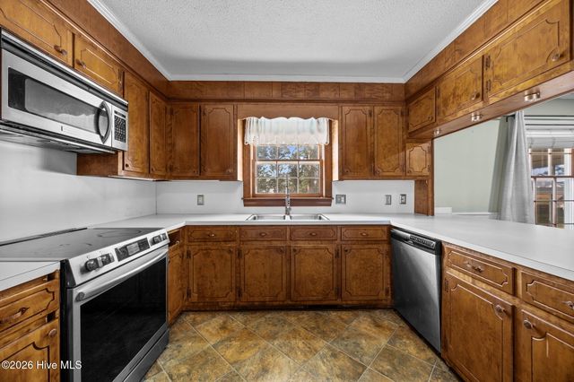 737 Pocosin Road, Winterville, NC 28590