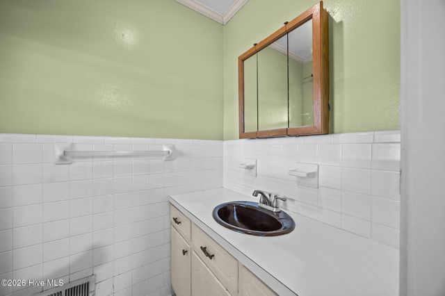 737 Pocosin Road, Winterville, NC 28590