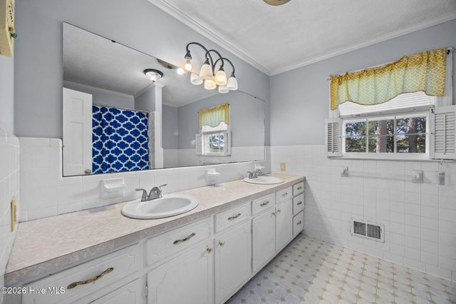 737 Pocosin Road, Winterville, NC 28590