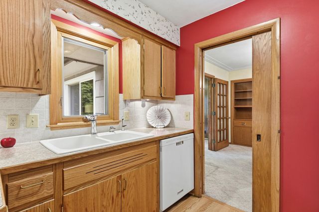 6221 Hansen Road, Edina, MN 55436