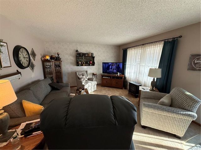 541 W GRANT Street, Maryville, MO 64468