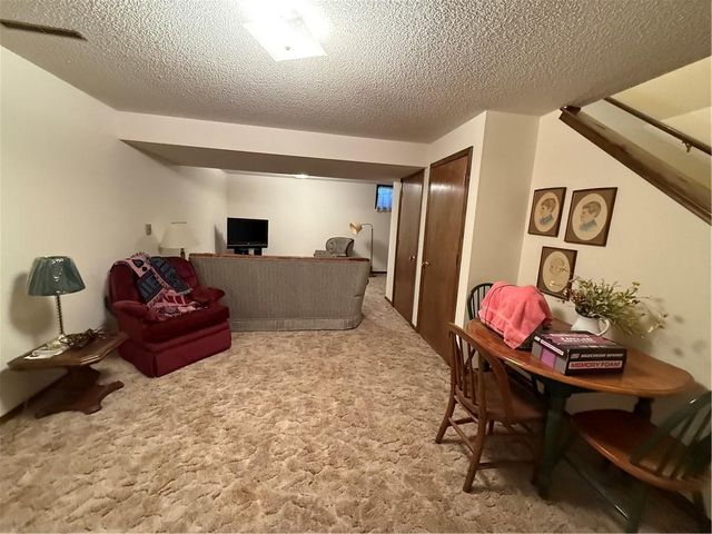 541 W GRANT Street, Maryville, MO 64468