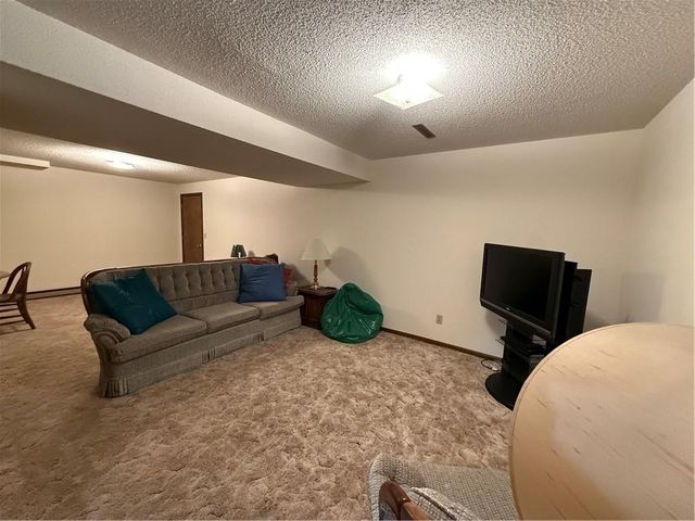 541 W GRANT Street, Maryville, MO 64468