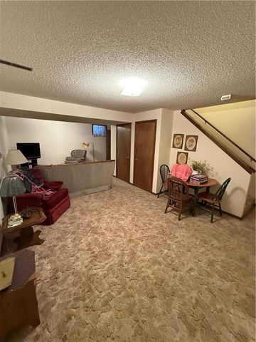 541 W GRANT Street, Maryville, MO 64468