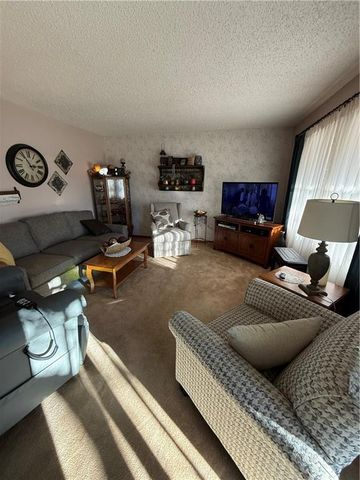 541 W GRANT Street, Maryville, MO 64468