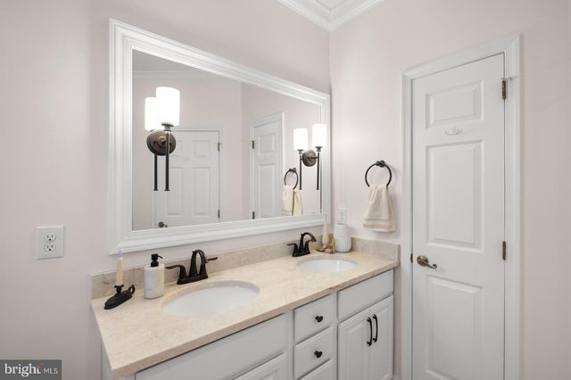 21 HUNTERS WAY, Glen Mills, PA 19342