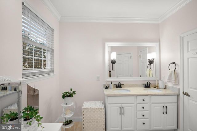 21 HUNTERS WAY, Glen Mills, PA 19342