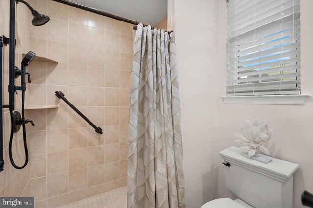 21 HUNTERS WAY, Glen Mills, PA 19342