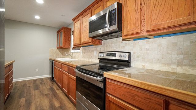 7113 Ridgeview Drive, Rowlett, TX 75089