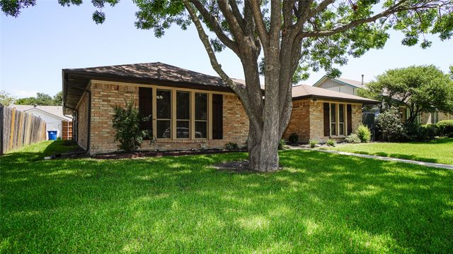 7113 Ridgeview Drive, Rowlett, TX 75089