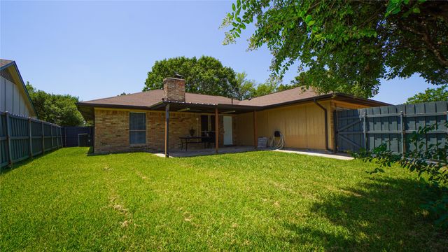 7113 Ridgeview Drive, Rowlett, TX 75089