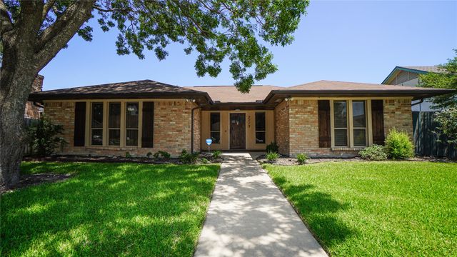 7113 Ridgeview Drive, Rowlett, TX 75089