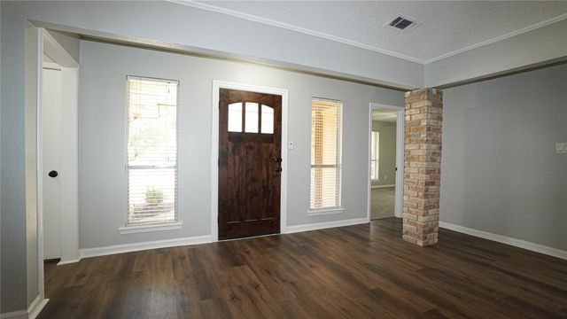 7113 Ridgeview Drive, Rowlett, TX 75089