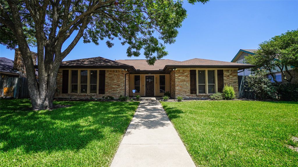 7113 Ridgeview Drive, Rowlett, TX 75089